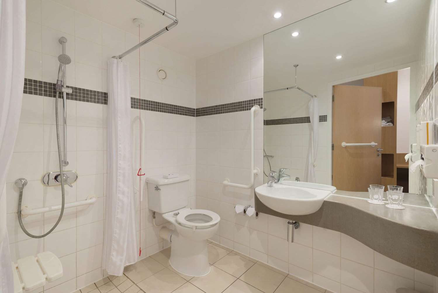 Ramada by Wyndham Wakefield 31/33