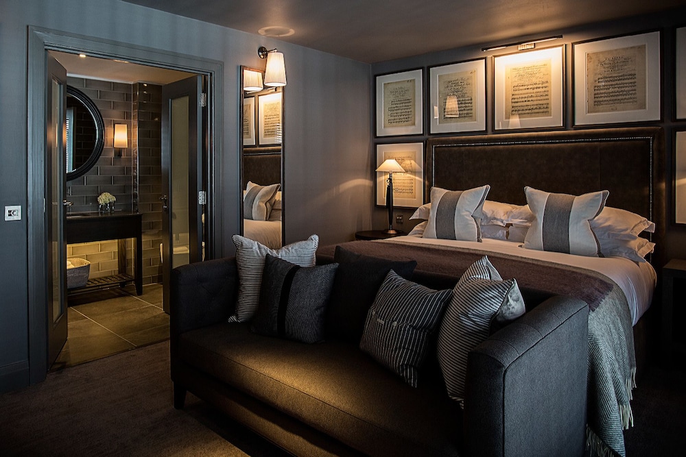 Dakota Hotel Glasgow 42/63