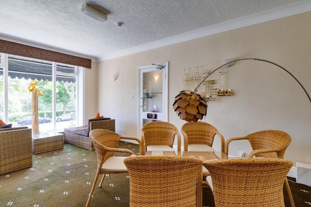 Park Manor Hotel 30/50