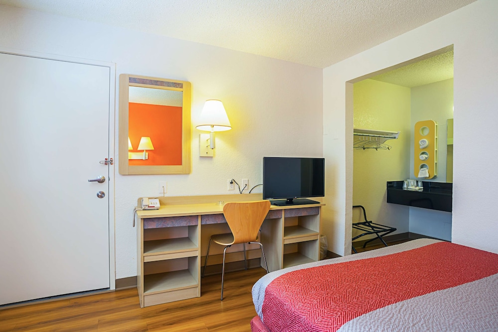 Motel6 Yuma, AZ - East 35/66