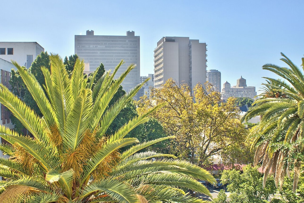 437 St Martini Gardens 16/20