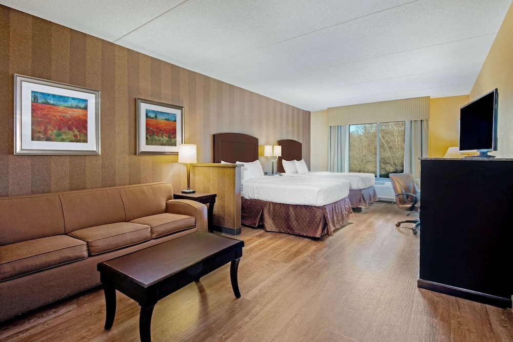 La Quinta Inn & Suites by Wyndham Bel Air/I-95 Exit 77A 29/44
