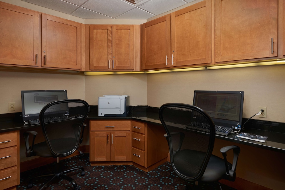 Hampton Inn & Suites Canton 47/54