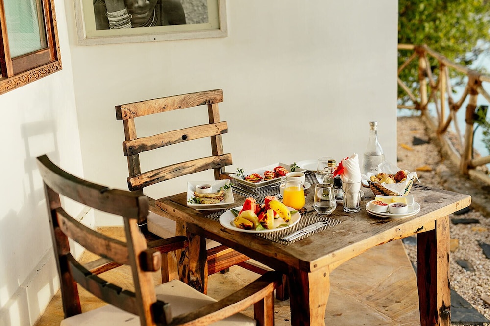 The Island Pongwe Lodge 30/59
