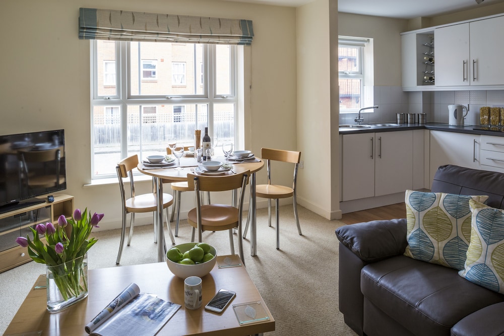 Dashwood Apartments 8/18