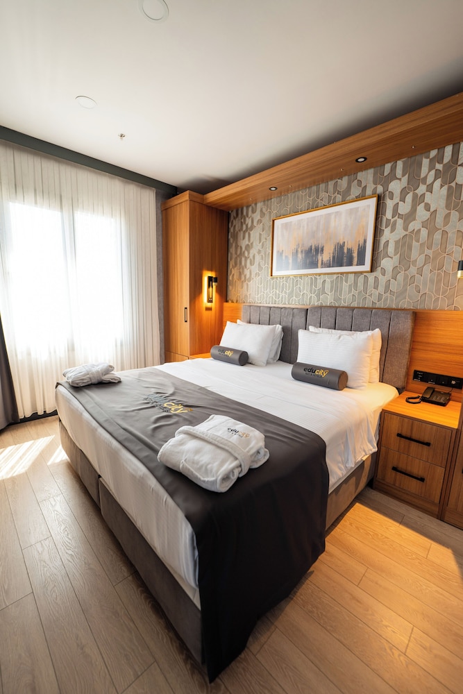 Educity Suit & Hotels 12/50