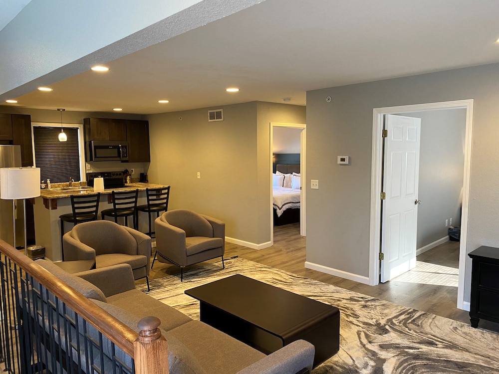 The Resort at Lake of the Ozarks 32/51
