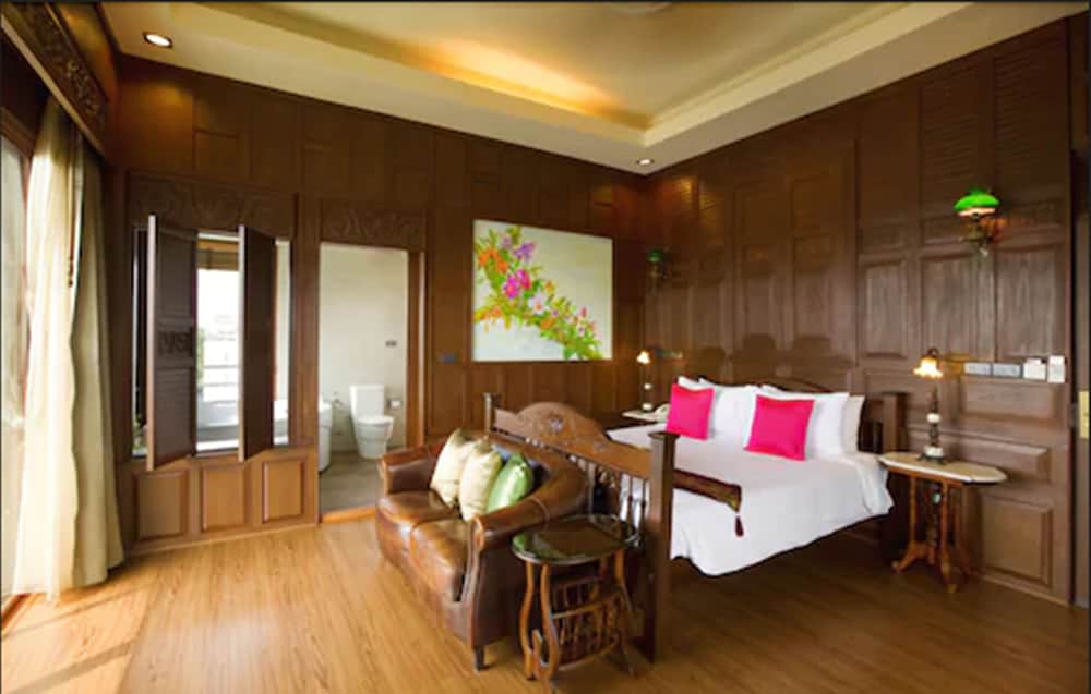 Lamphu Tree House Boutique Hotel 48/70