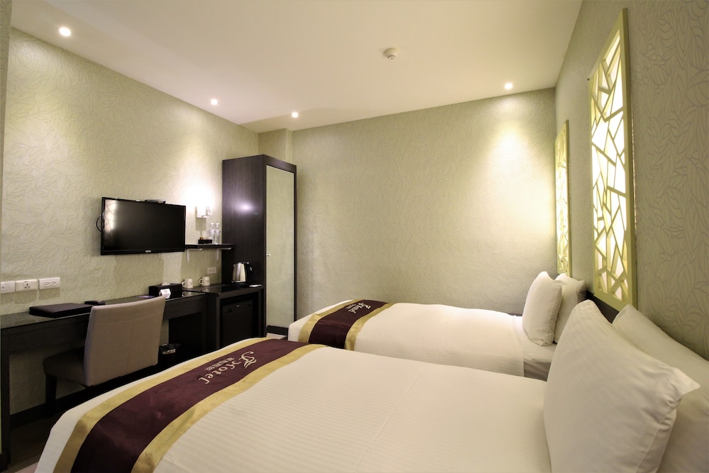 J Hotel 14/60