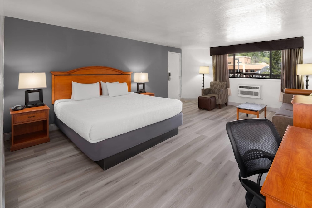 Deluxe, Suite, King Bed
