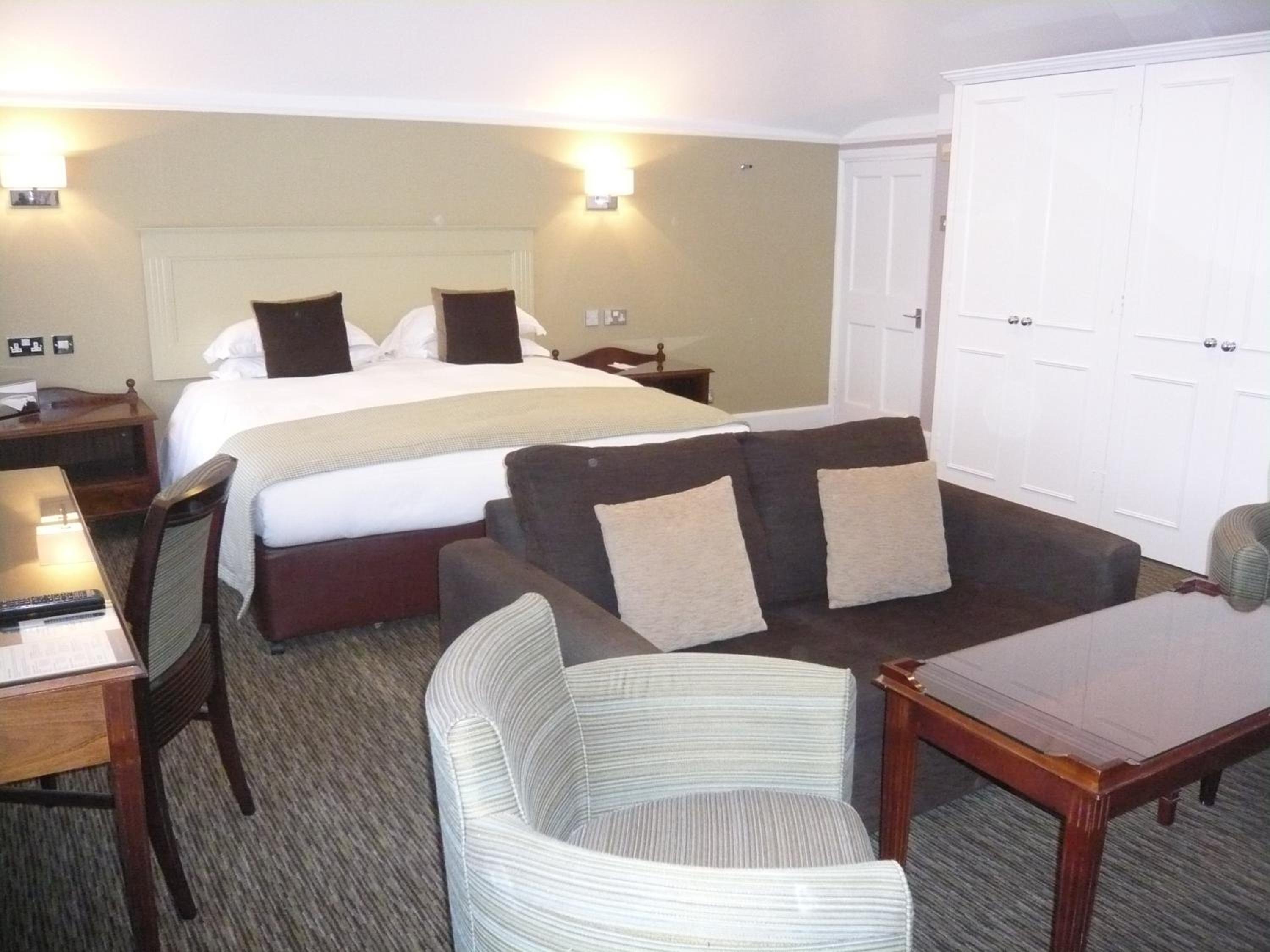 West Lodge Park Hotel 9/42
