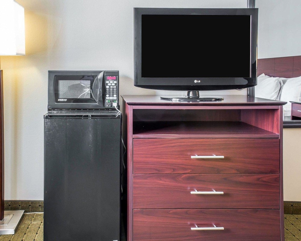 Econo Lodge Ames 19/21