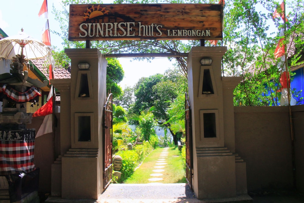 Sunrise Hut's Lembongan 18/54