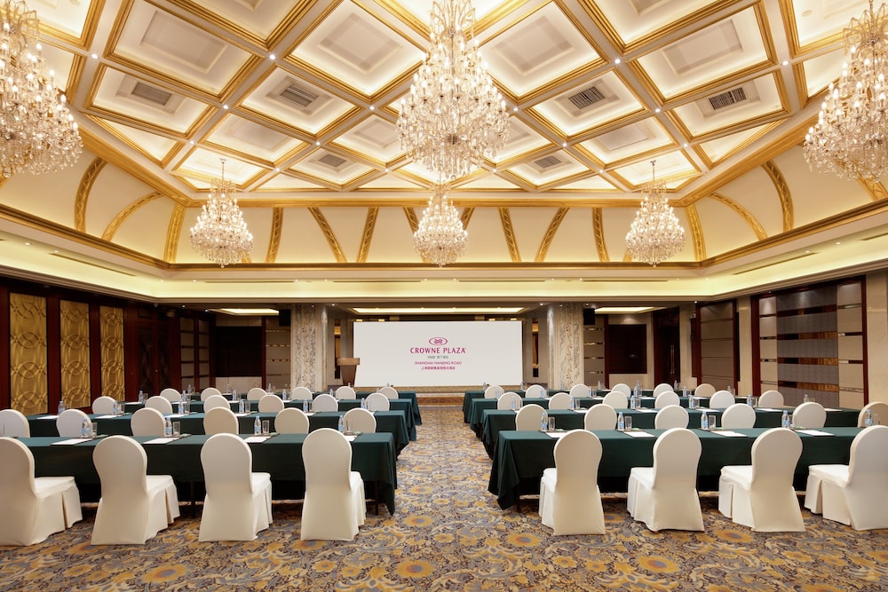 Crowne Plaza Shanghai Nanjing Road, an IHG hotel 59/71