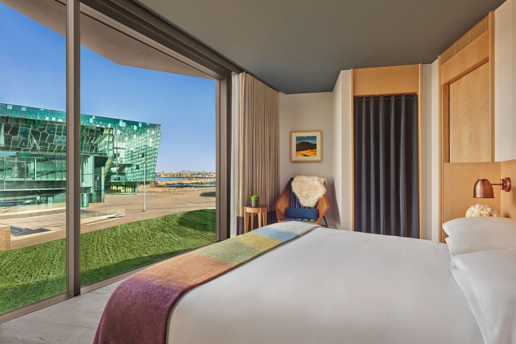 1 Bedroom, Suite, King Bed, Harbour View, Corner