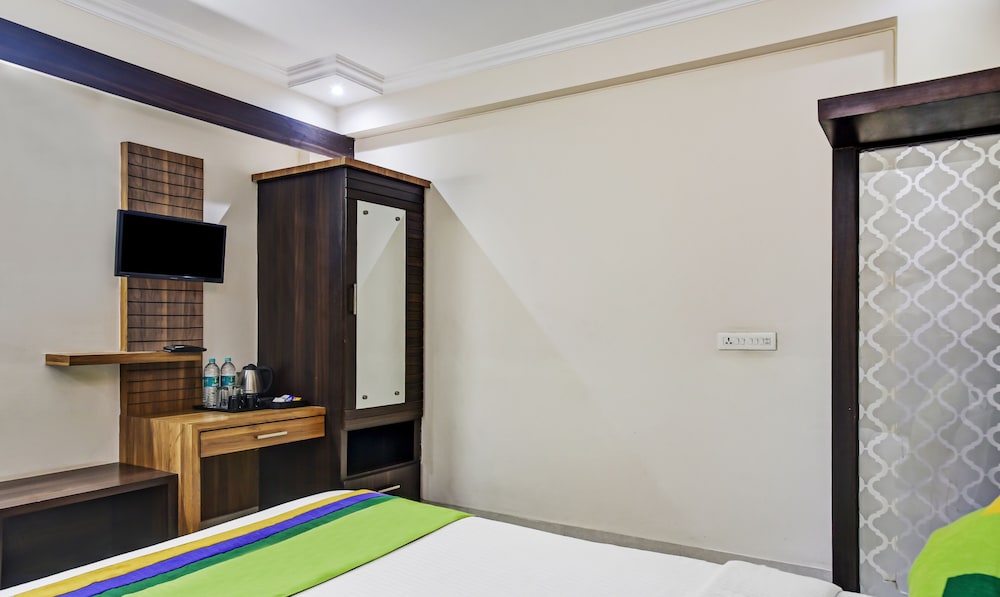 Oyo Rooms Sargam Cinemas 21/50
