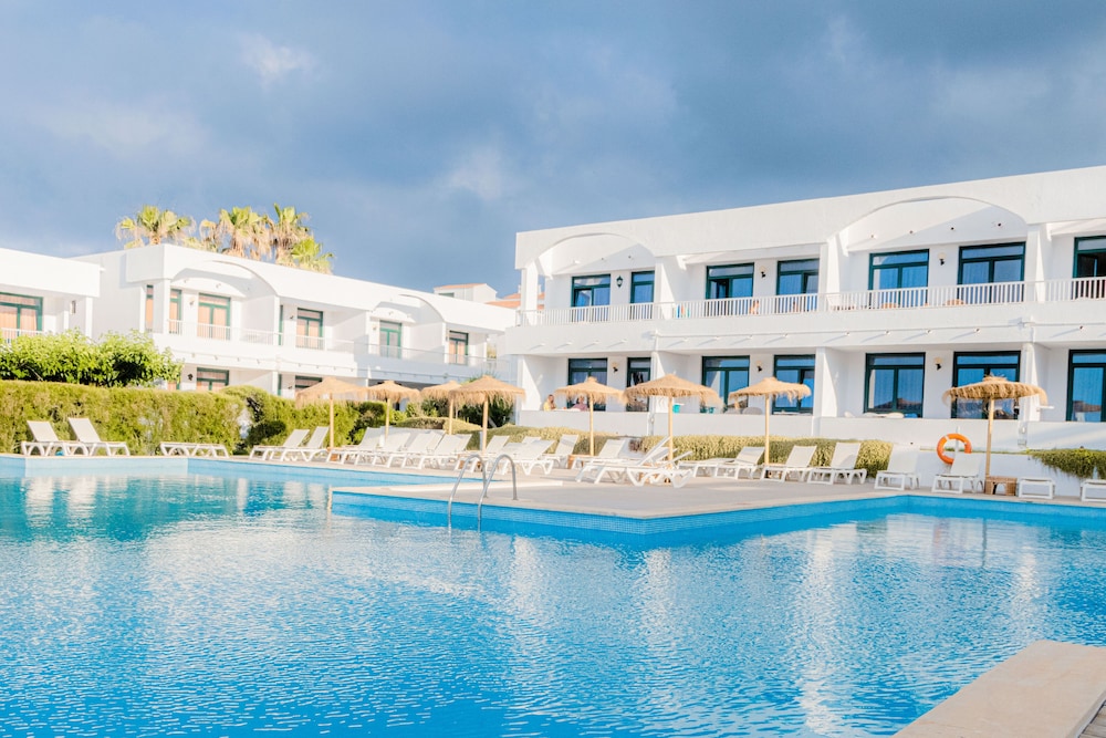 Beach Club Aparthotel 2/40