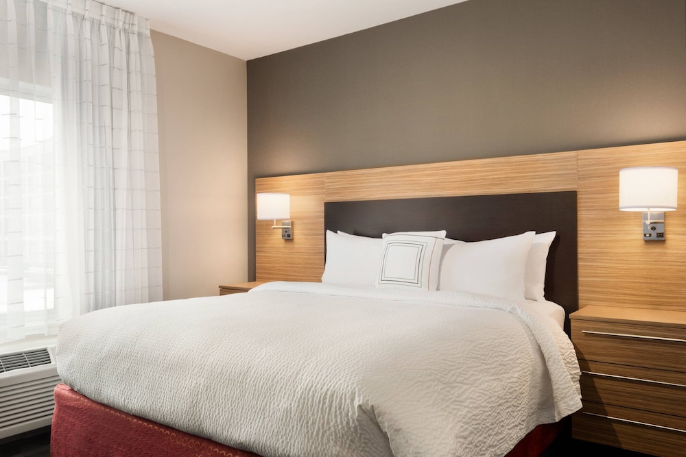 TownePlace Suites by Marriott Dubuque Downtown 11/40