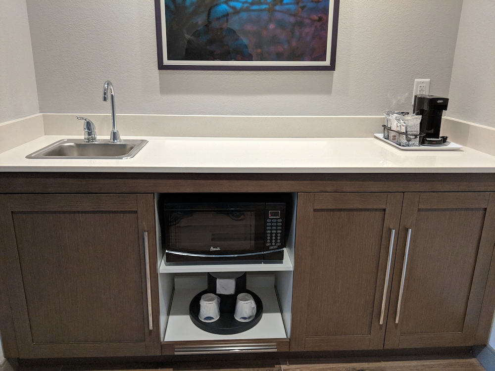 Hampton Inn & Suites Rocky Hill-Hartford South Ct 24/39
