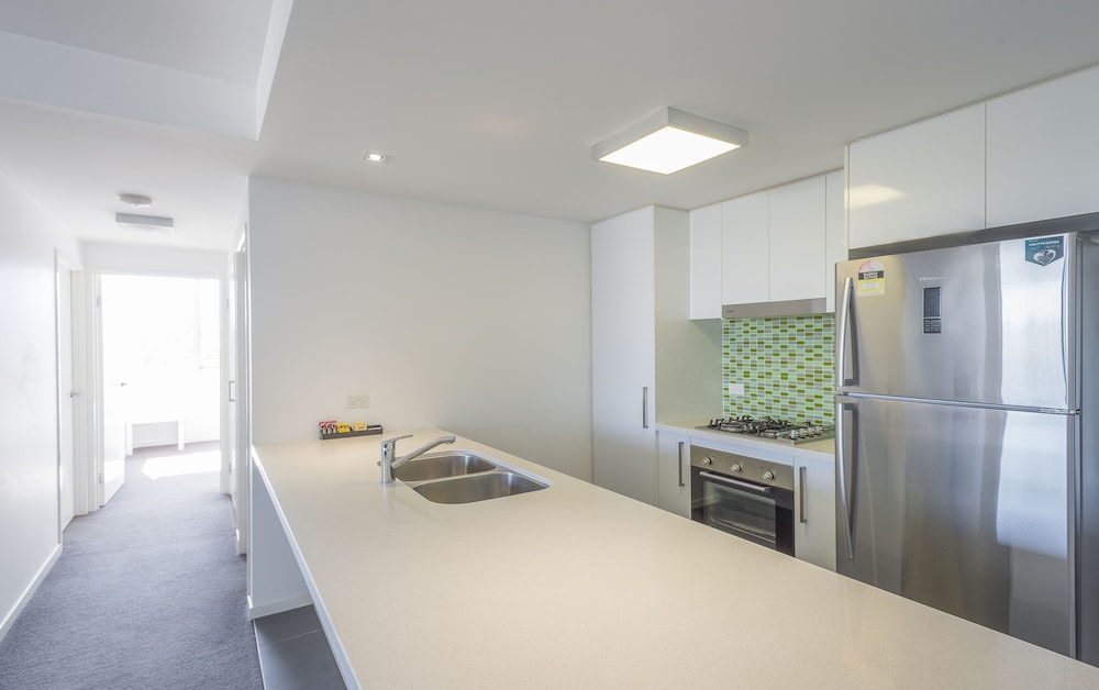 EASTWOOD APARTMENTS 28/46