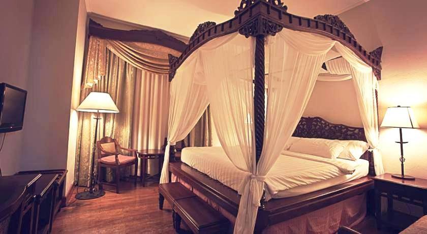 جناح، Hotel Salcedo De Vigan 5/7