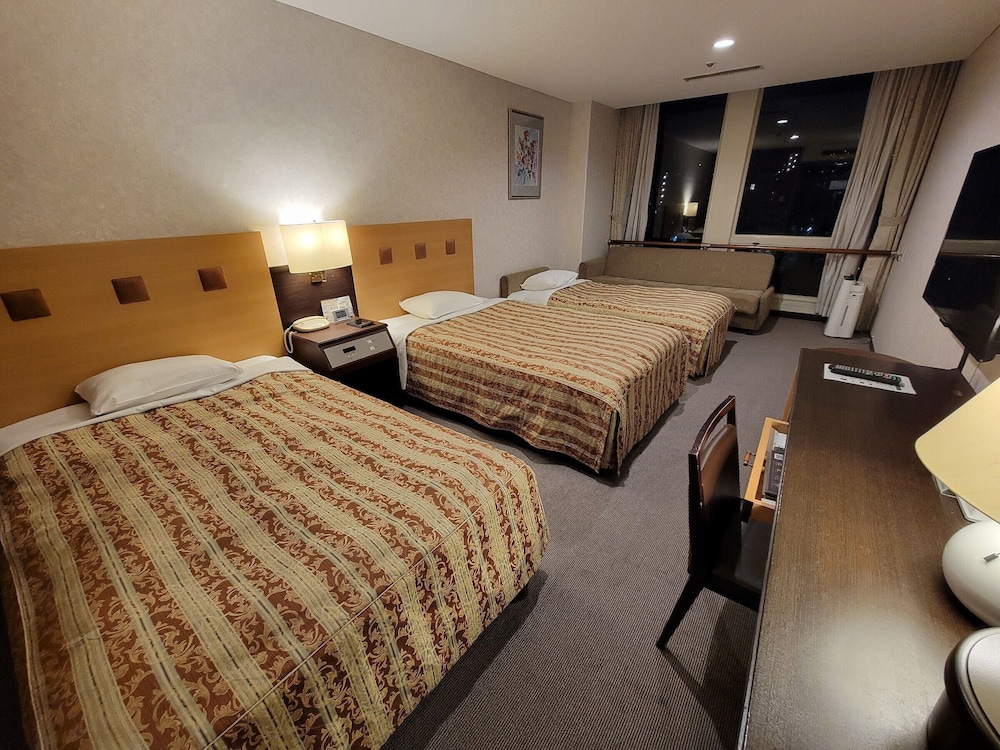 ROOM, TRIPLE