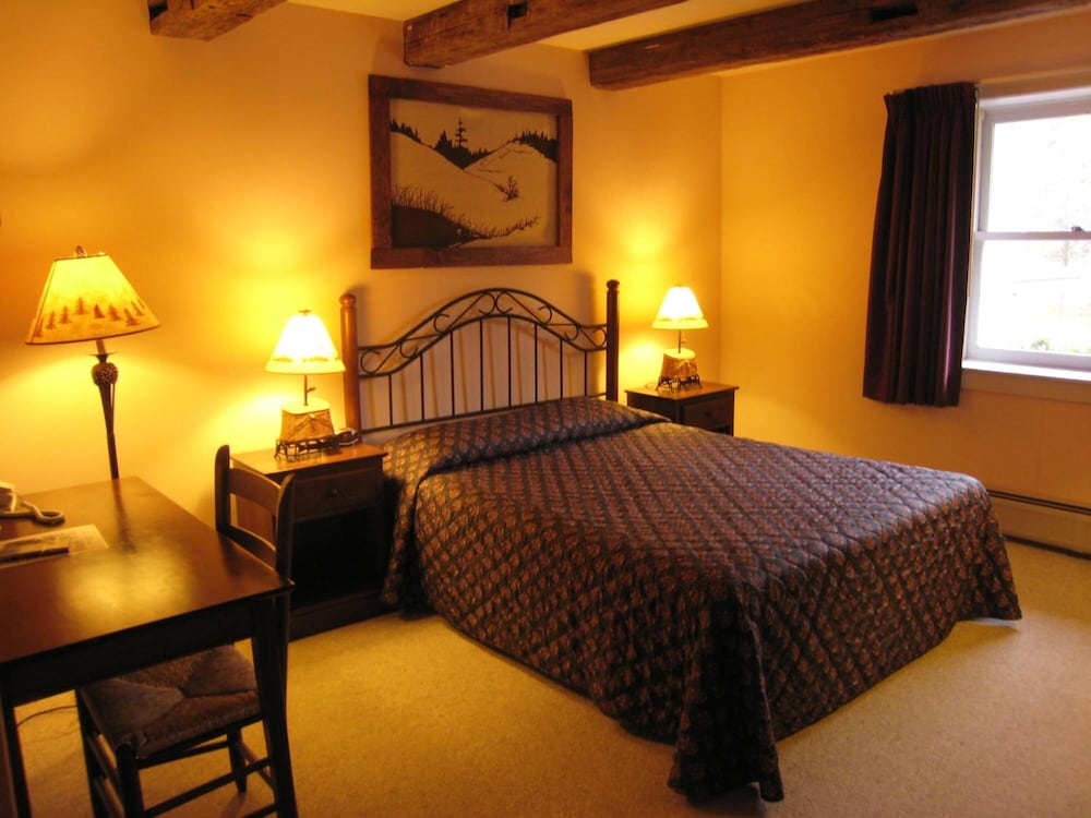 The Lodge at Lincoln Peak 8/49
