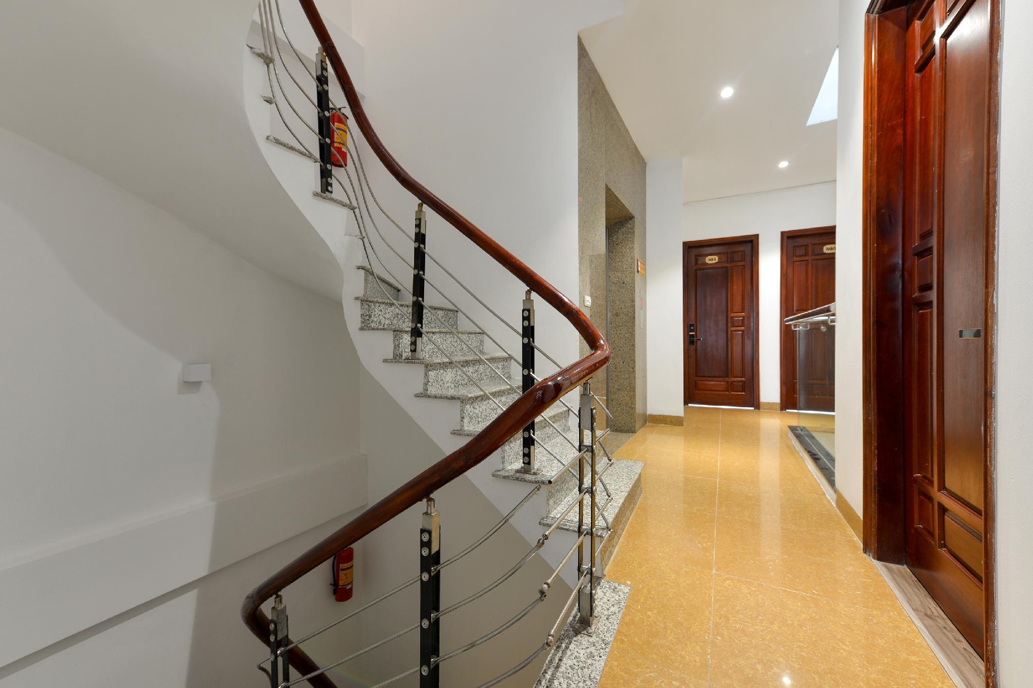 BH Riverside Hotel 37/43