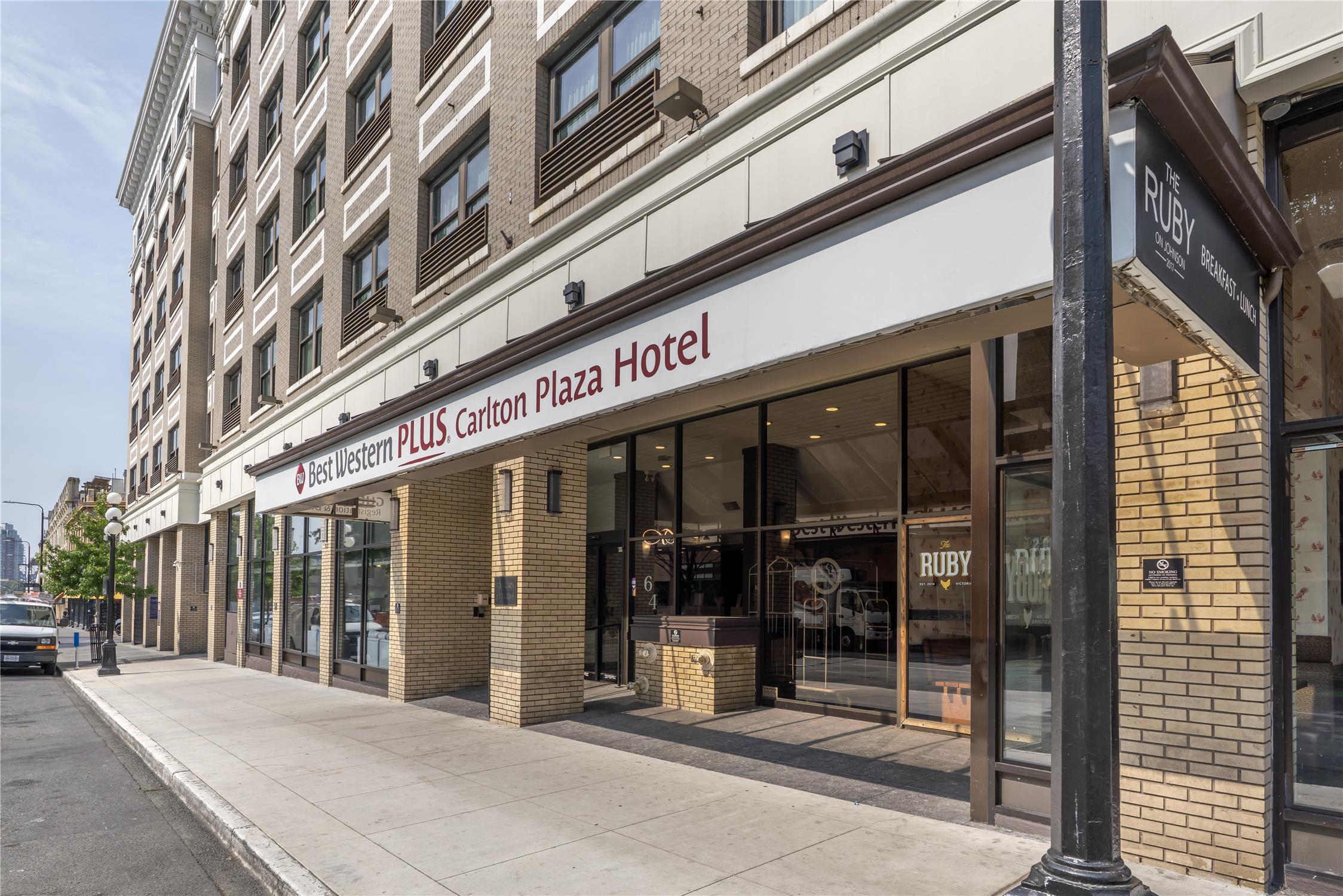 Best Western Plus Carlton Plaza Hotel 42/43
