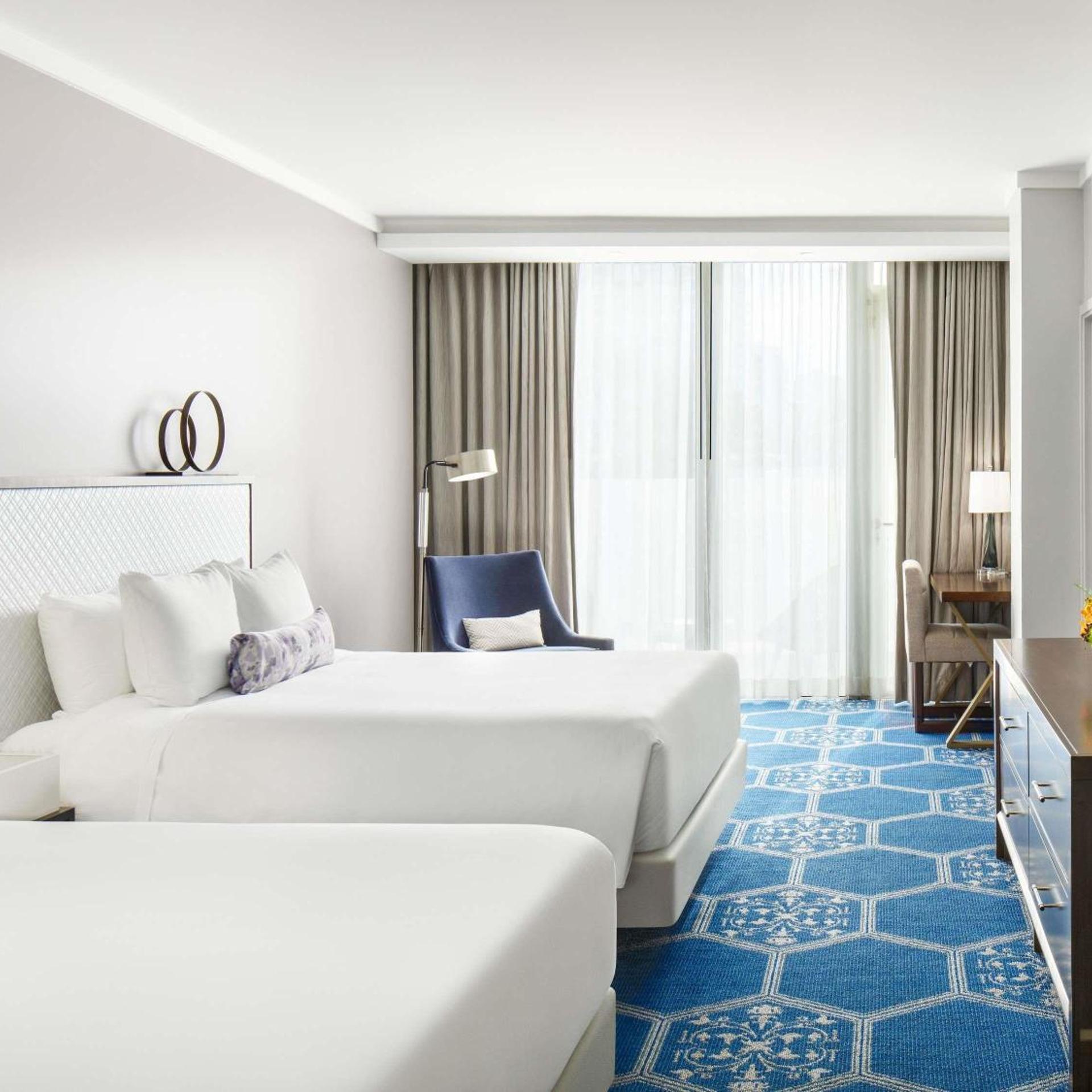 Fairmont, Queen Bed, Accessible