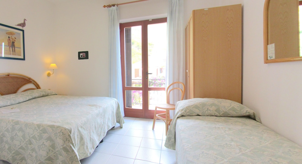 Hotel Montemerlo 7/50