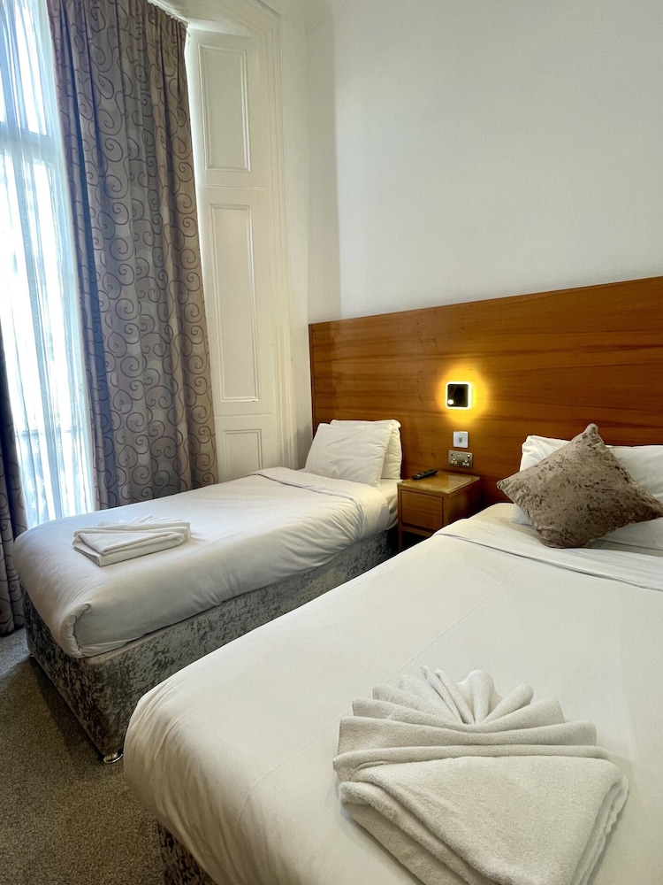 Leisure Inn Hotel 32/56
