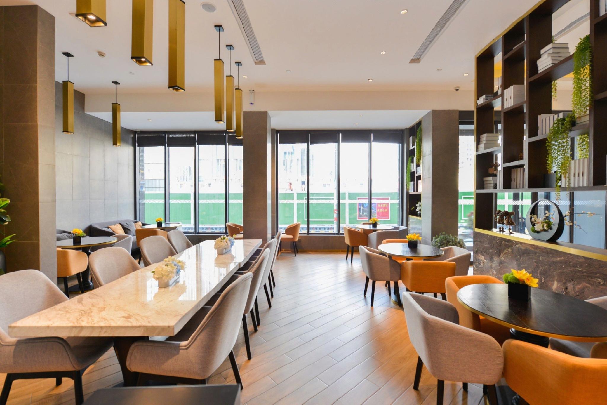 Yitel Premium (Shanghai Lujiazui Oriental Pearl) 32/39