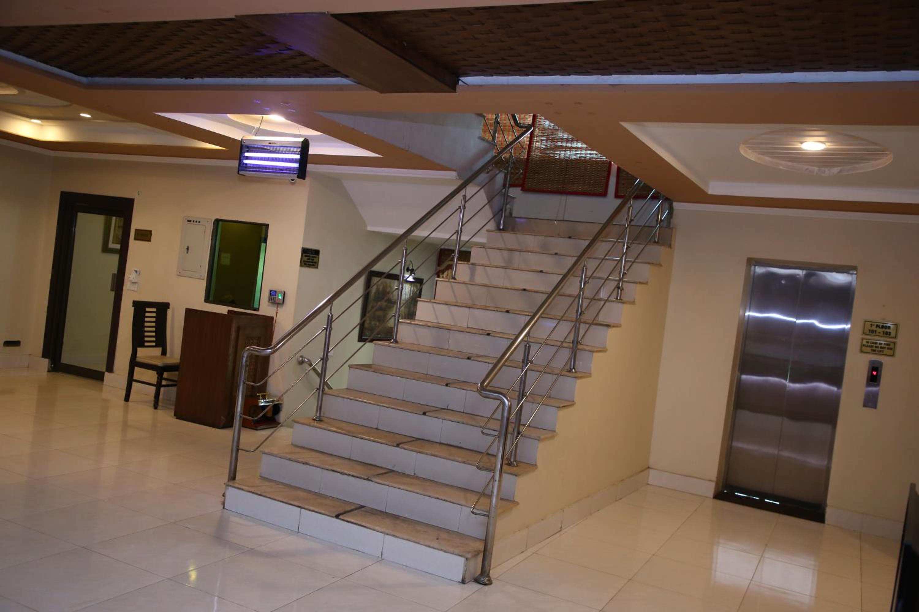 Hotel Crown Inn 26/46