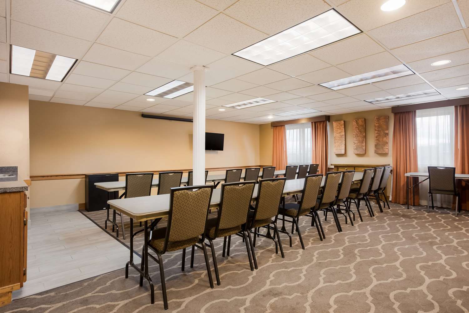 Best Western Kendallville Inn 14/18