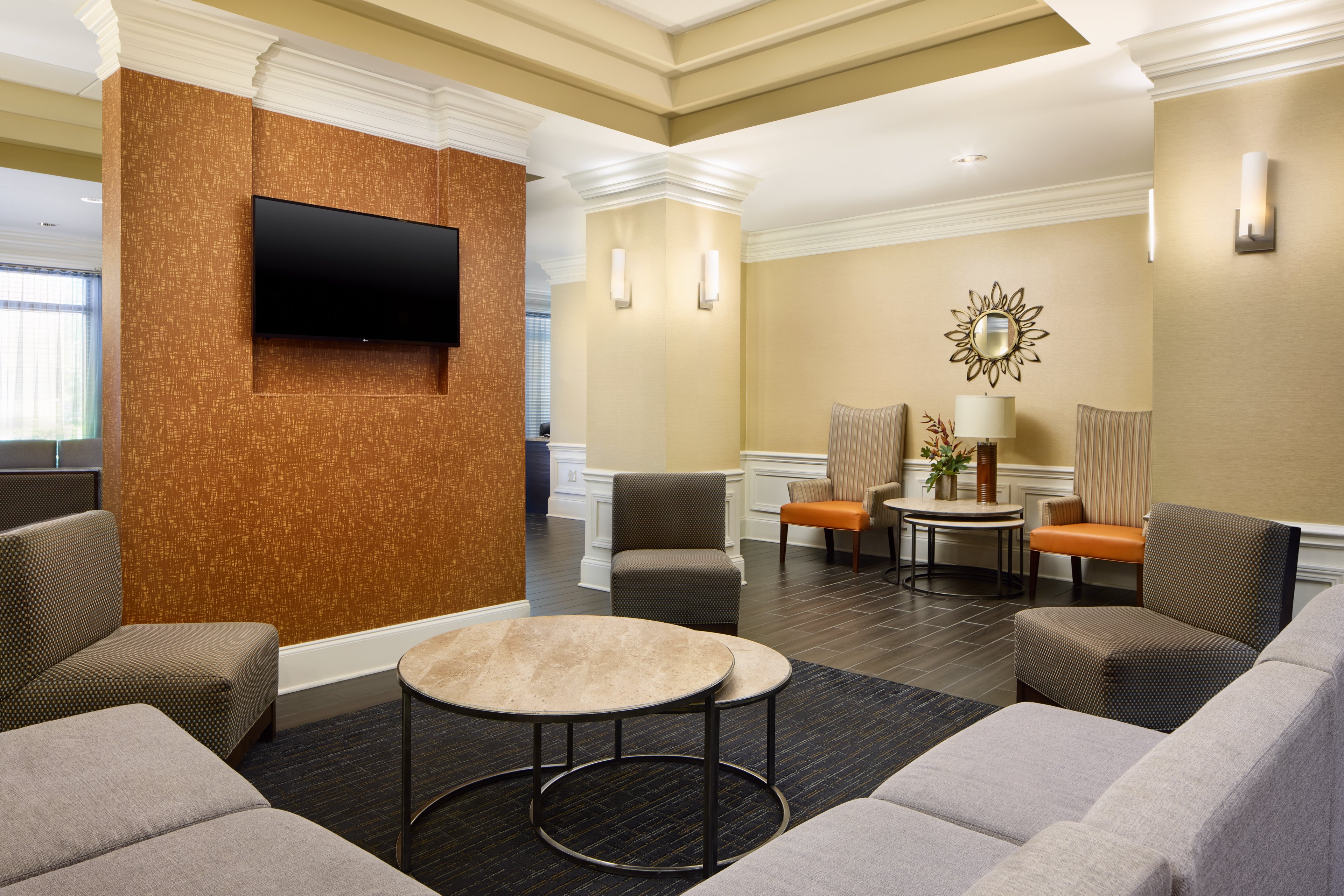 Holiday Inn Express & Suites Alpharetta - Windward Parkway 30/33