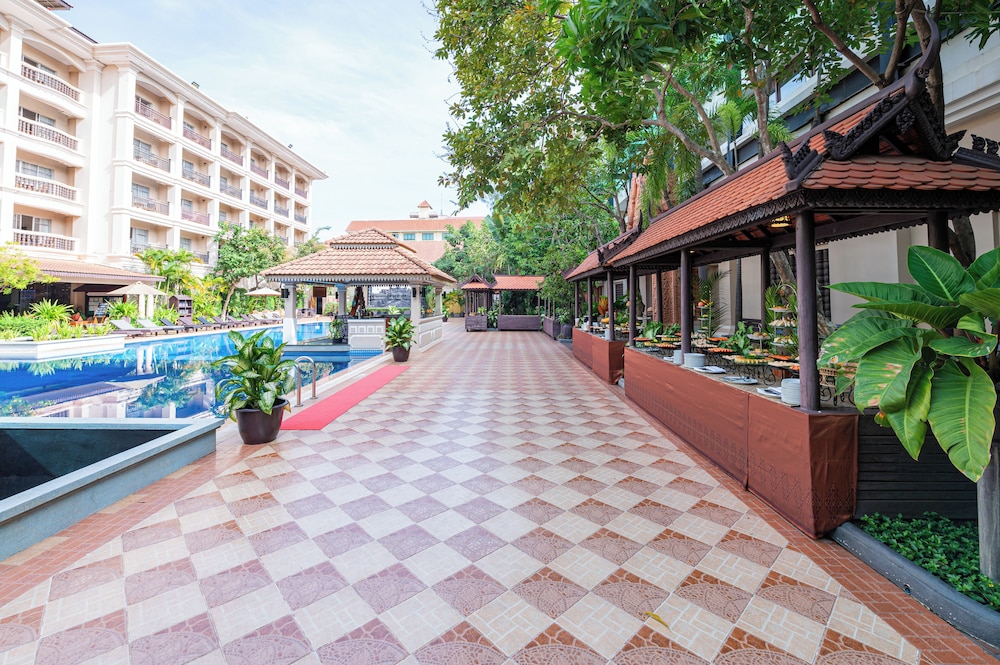 Somadevi Angkor Hotel Spa 44/48