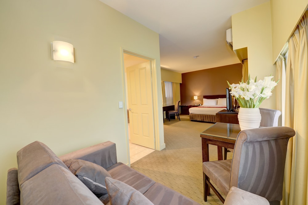 Comfort Inn Suites City Views 25/30