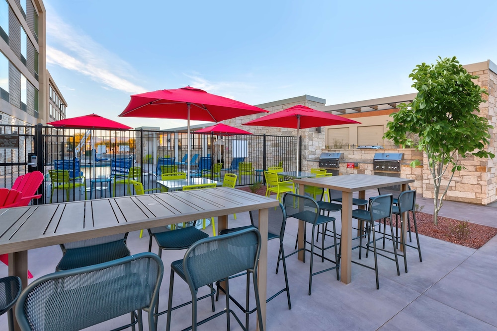 HOME2 SUITES BY HILTON TUCSON AIRPORT 43/47