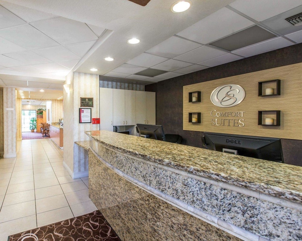 Comfort Suites Palm Desert I-10 6/32