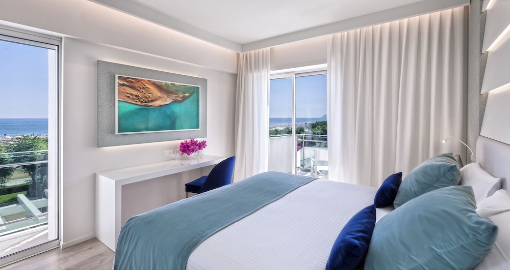 Atlantic Hotel Riccione 16/75