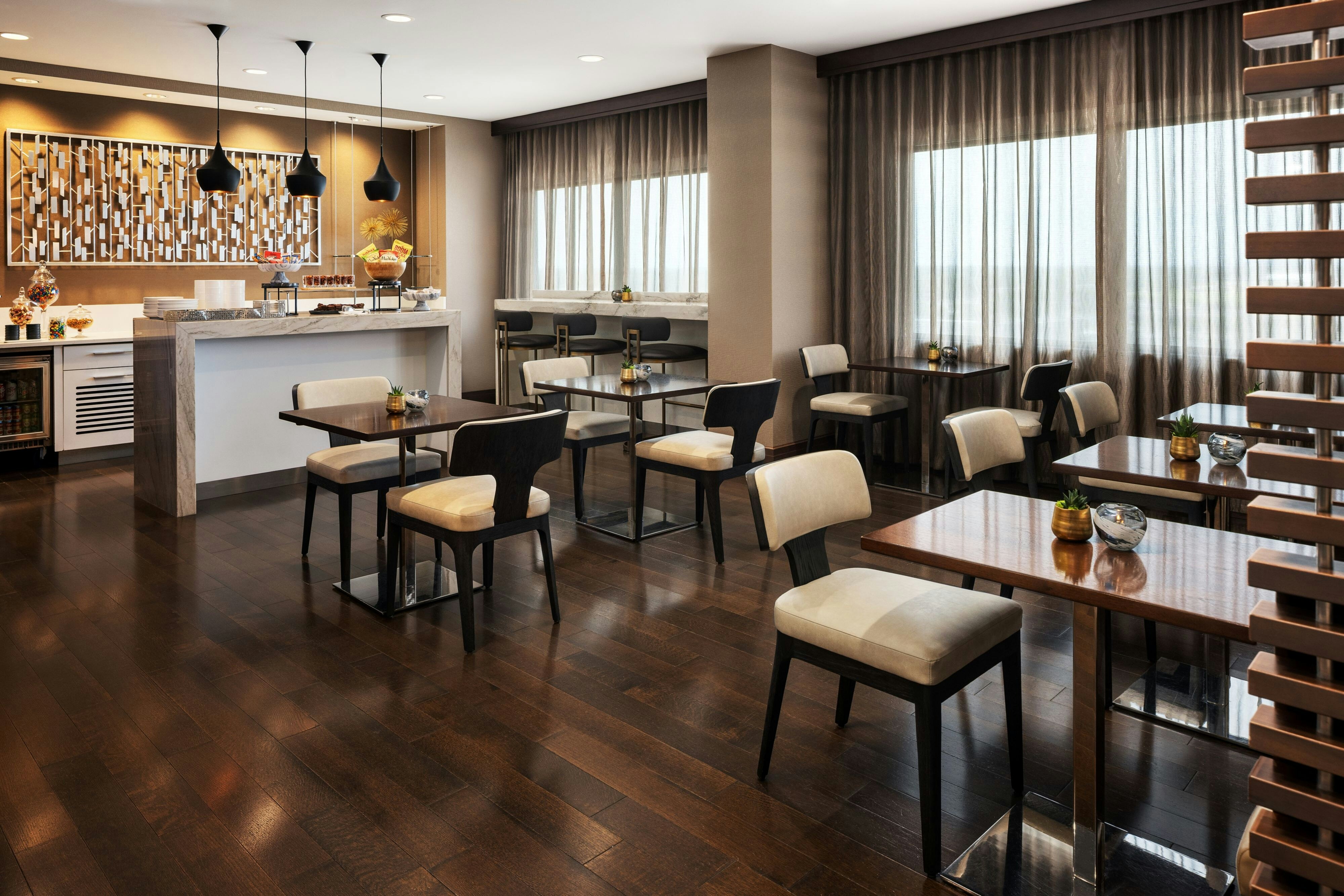 JW Marriott Minneapolis Mall of America 45/77