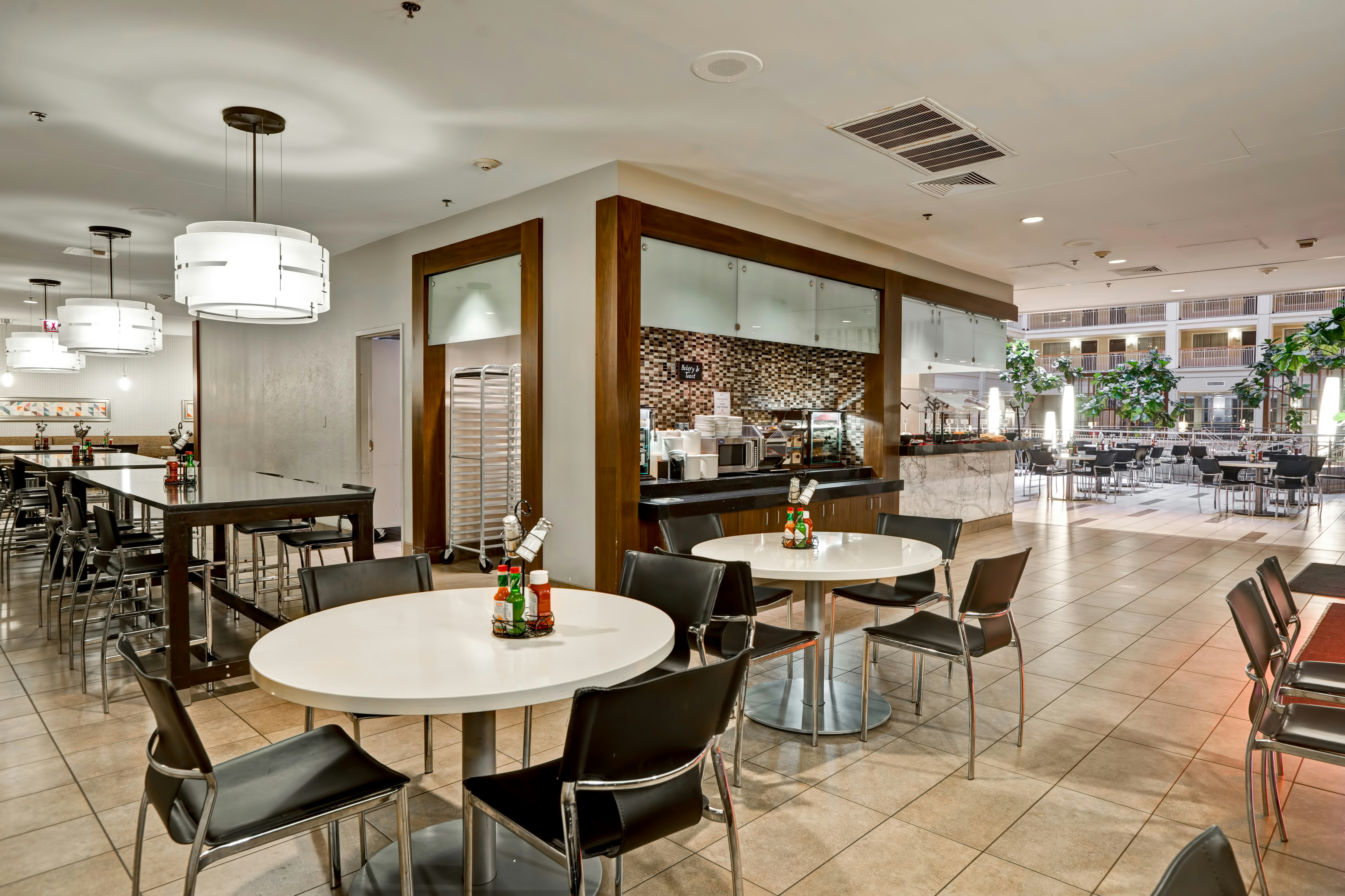 Embassy Suites by Hilton Chicago Downtown River North 46/78