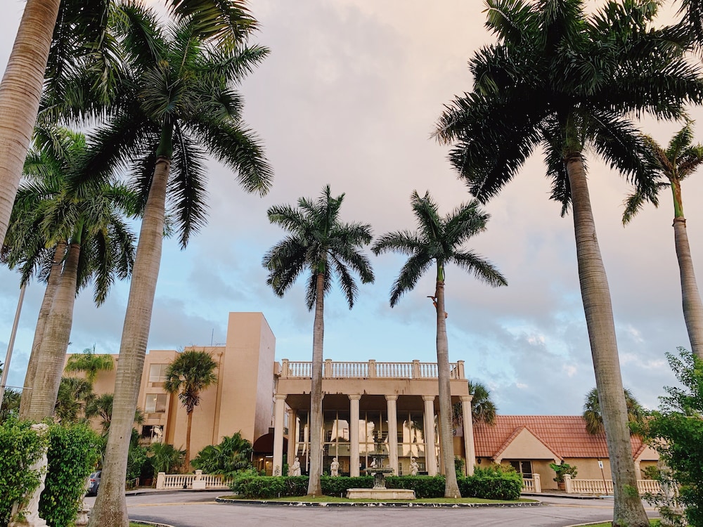 Miami Gardens Inn and Suites 29/30