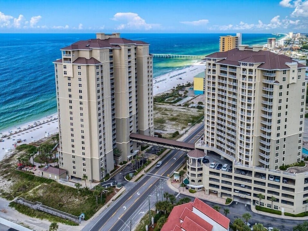 Grand Panama Beach Resort by Emerald View Resorts 3/77