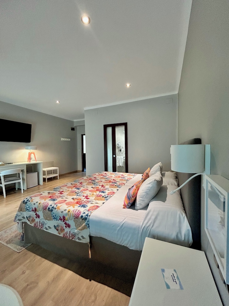 SUPERIOR, TWIN BEDS