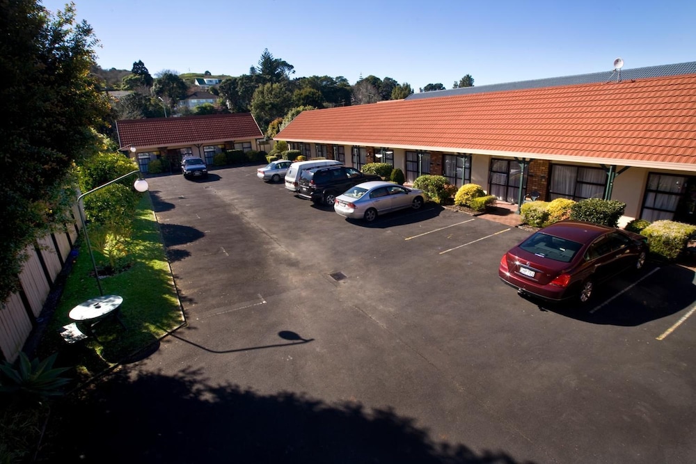 TUDOR COURT MOTOR LODGE 55/70