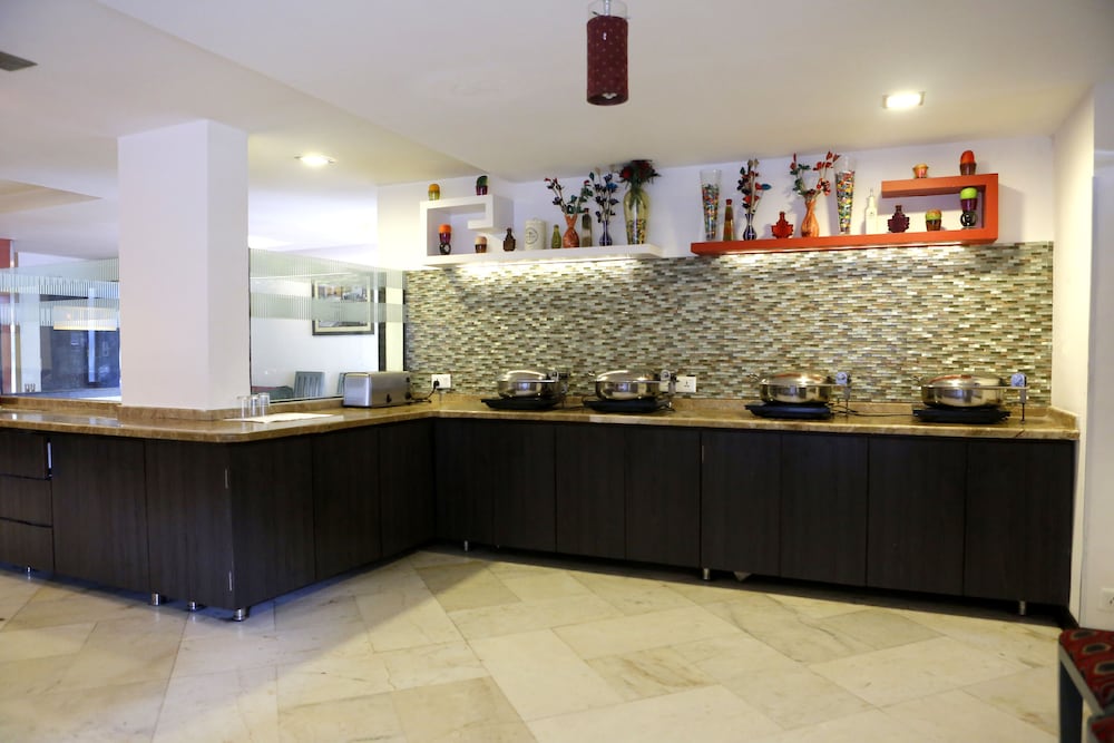 Click Hotel Yuvraj 7/46