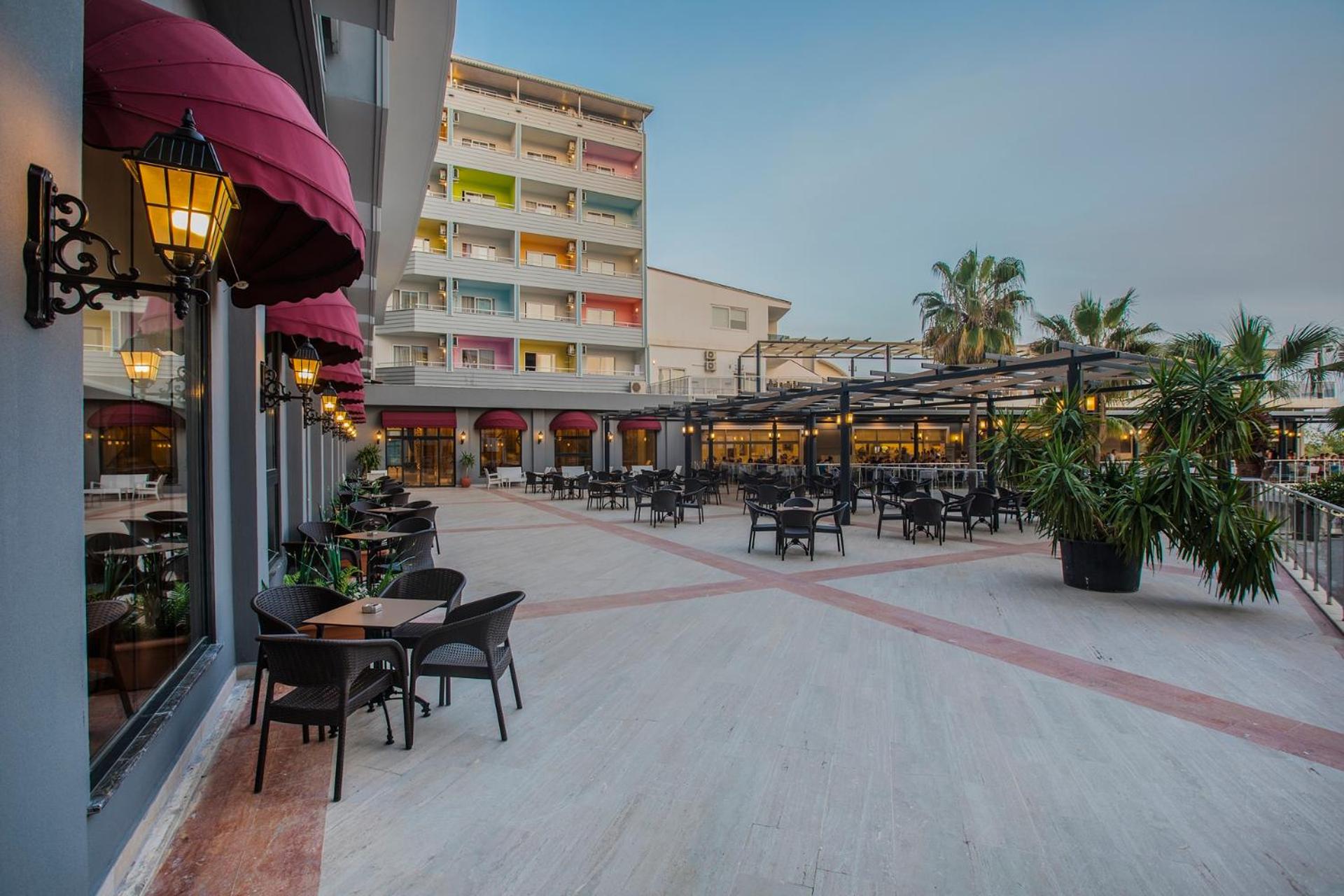 Meridia Beach Hotel 43/51
