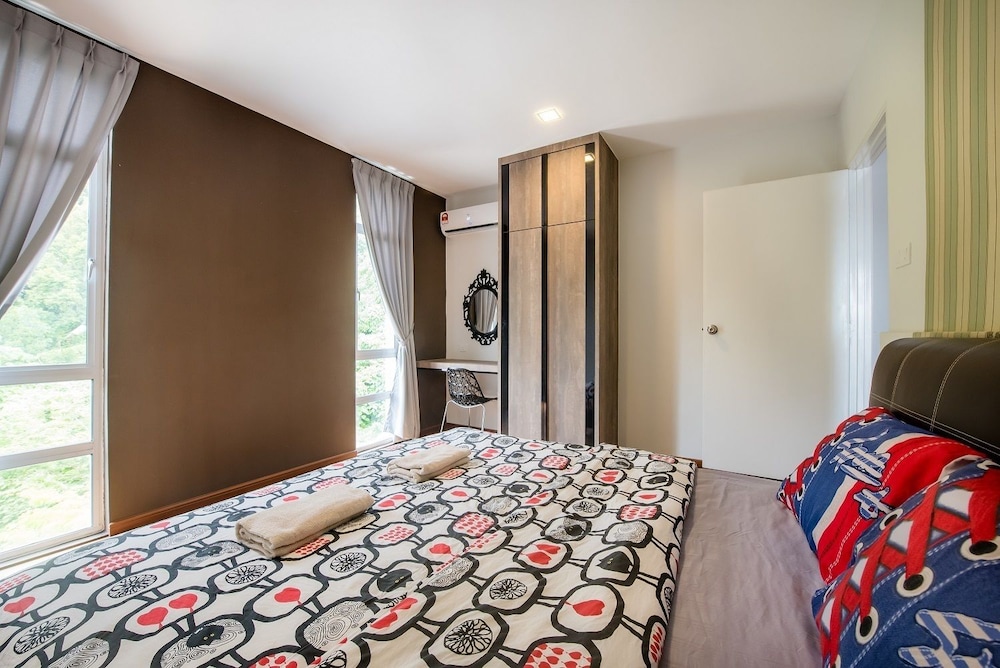 New Corner Shamrock Beach Villas Seaview 21/58